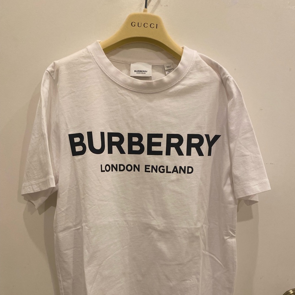 T shirt Burberry size 14y women S